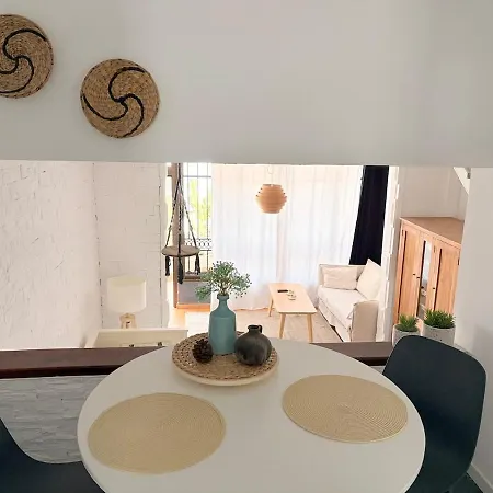Loft House With Rooftop Terrace Apartman